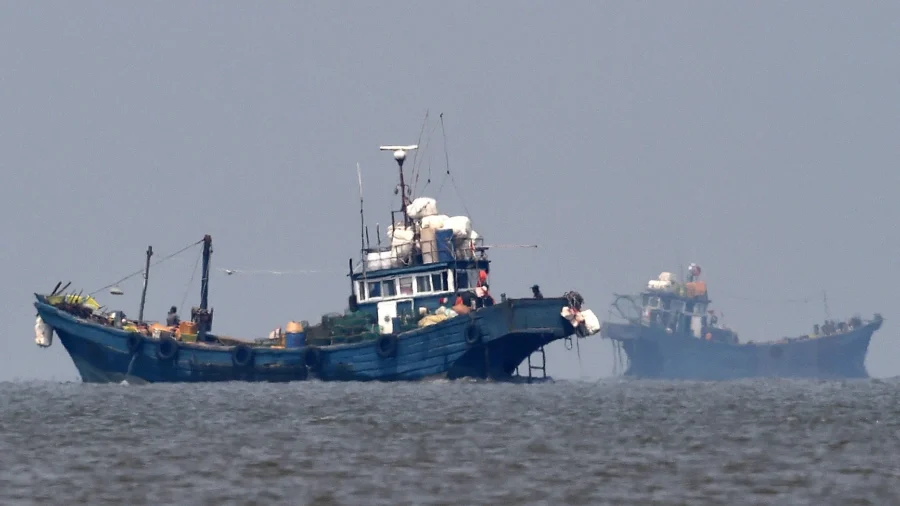South Korea Launches Search After Capsized Chinese Fishing Boat