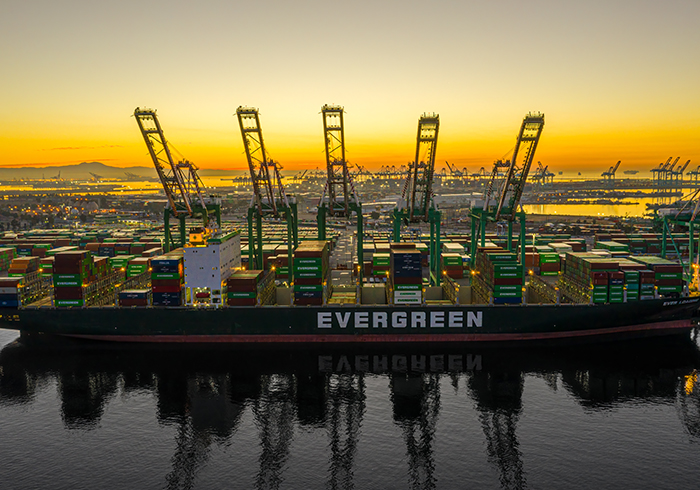 Tariff Uncertainty Poised to Cut U.S. Container Imports in Early 2026