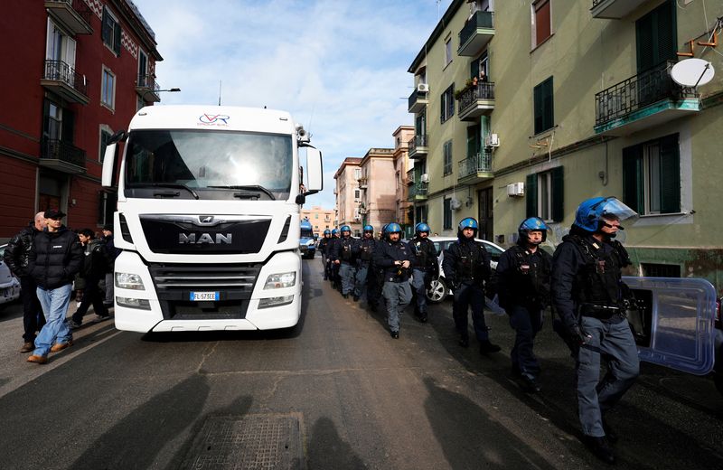 Rust, Dust And Superyachts As America’s Cup Races Into Naples