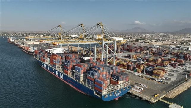 Controlled Passage: First Ships Edge Through Hormuz as Crisis Redefines Global Shipping photo