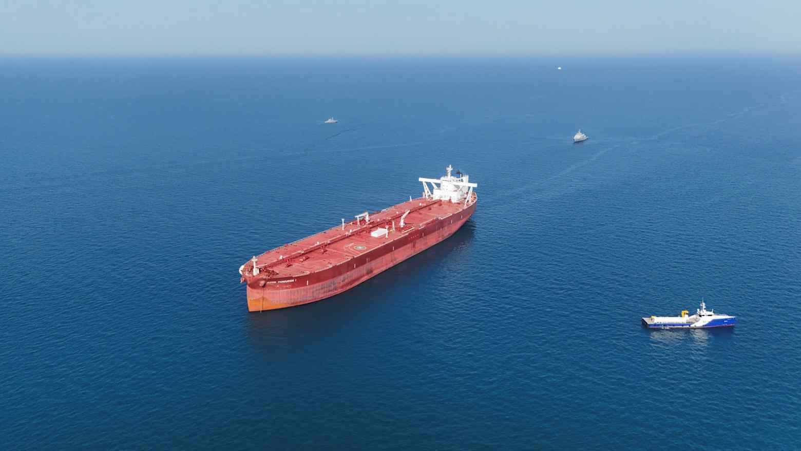 Iran’s Navy Tells Ships Strait of Hormuz Shut Again, Two Vessels Report Gunfire