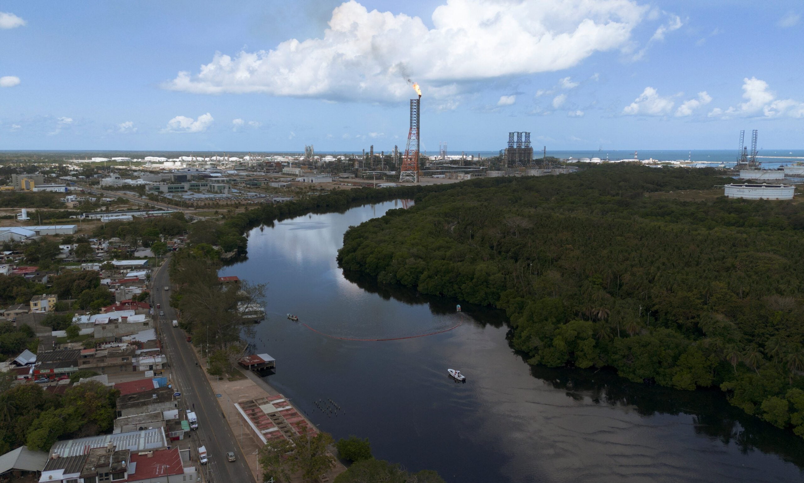 Pemex Undersea Pipeline Found To Cause Gulf Oil Spill