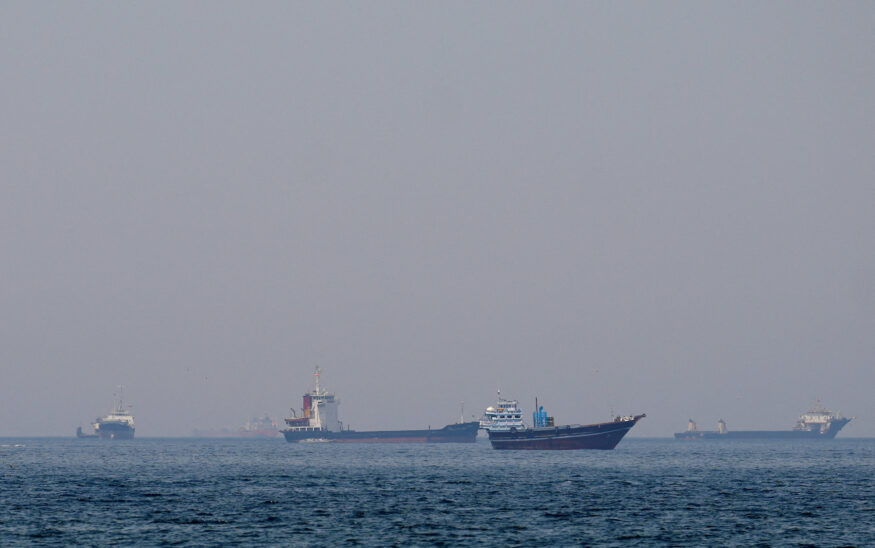 Shipping Traffic Through Hormuz Still Largely Halted photo