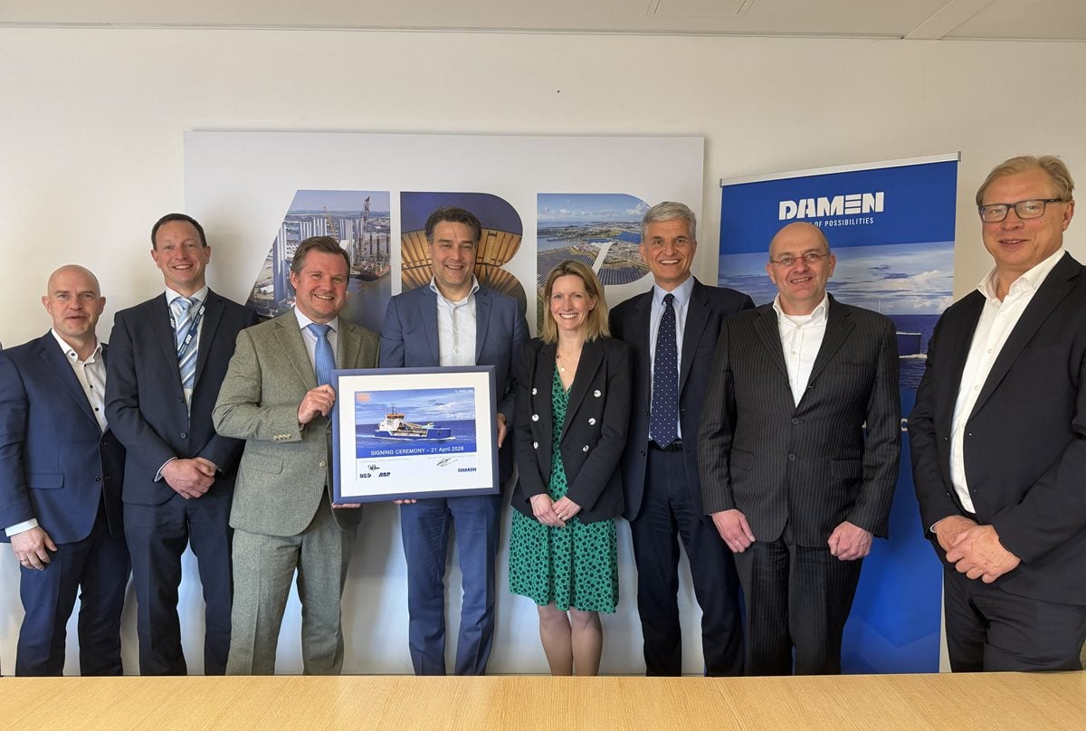 Damen and UK Dredging sign contract for advanced TSHD photo
