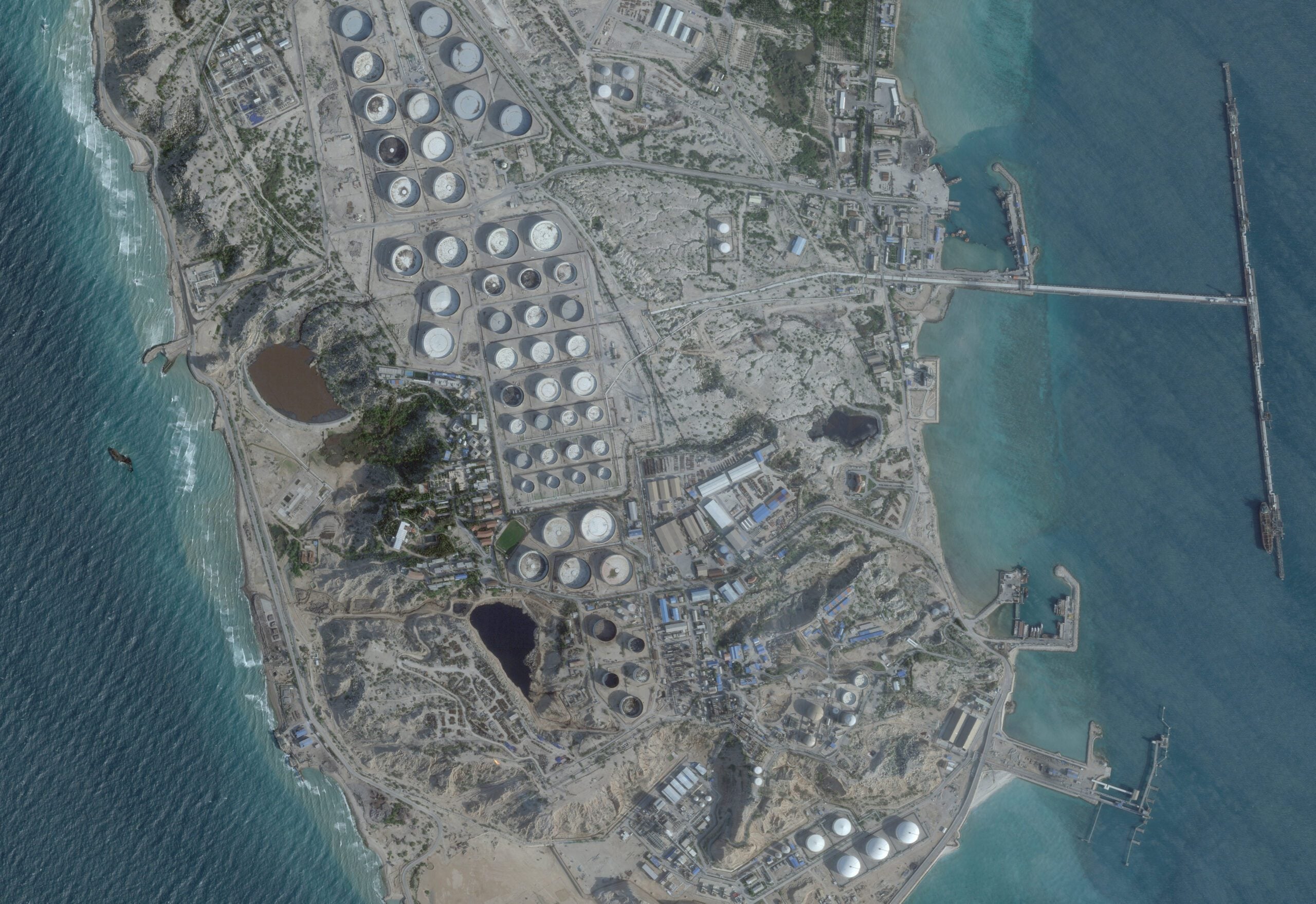 Aged Oil Tanker Suggests Iran Is Bringing Back Retired Ships photo