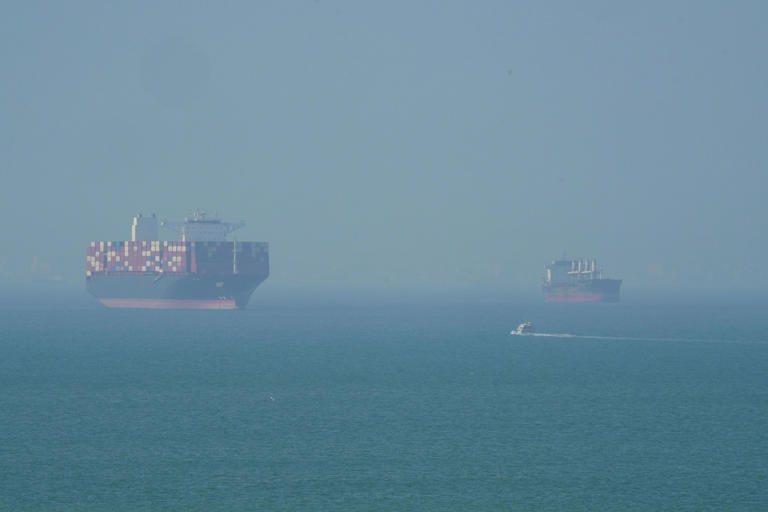 US-Iran Ceasefire Holds After Hormuz Clashes and UAE Strikes photo