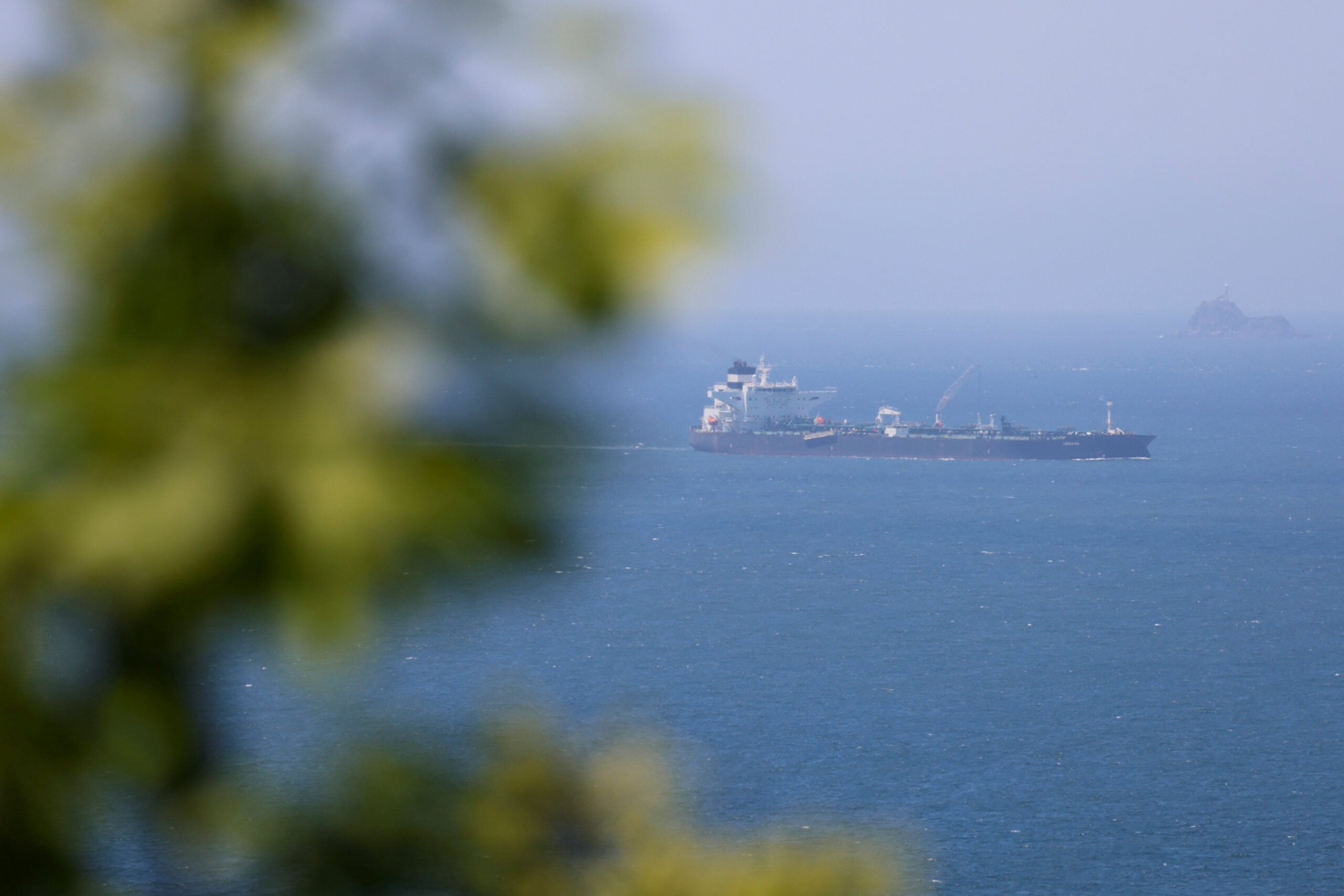 China-Linked Supertanker Makes Rare Strait of Hormuz Transit Ahead of Trump-Xi Summit photo