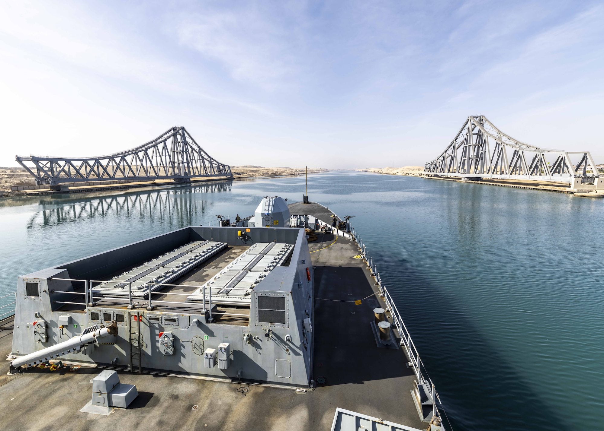 HMS Dragon Transits Suez Canal Ahead of Potential Hormuz Security Mission photo