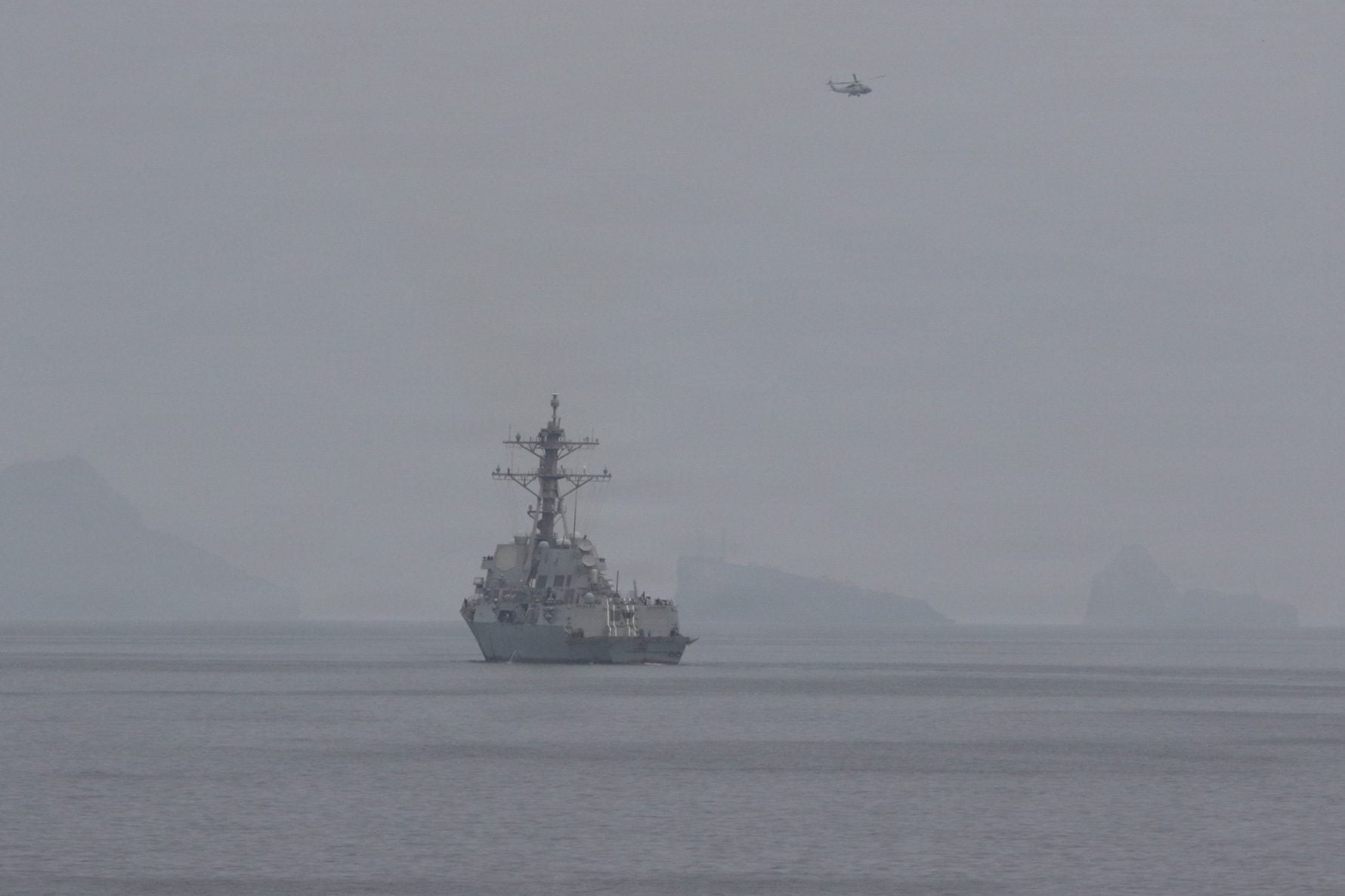 U.S. Military Denies Reported Restart of U.S. Naval Escorts in Strait of Hormuz photo