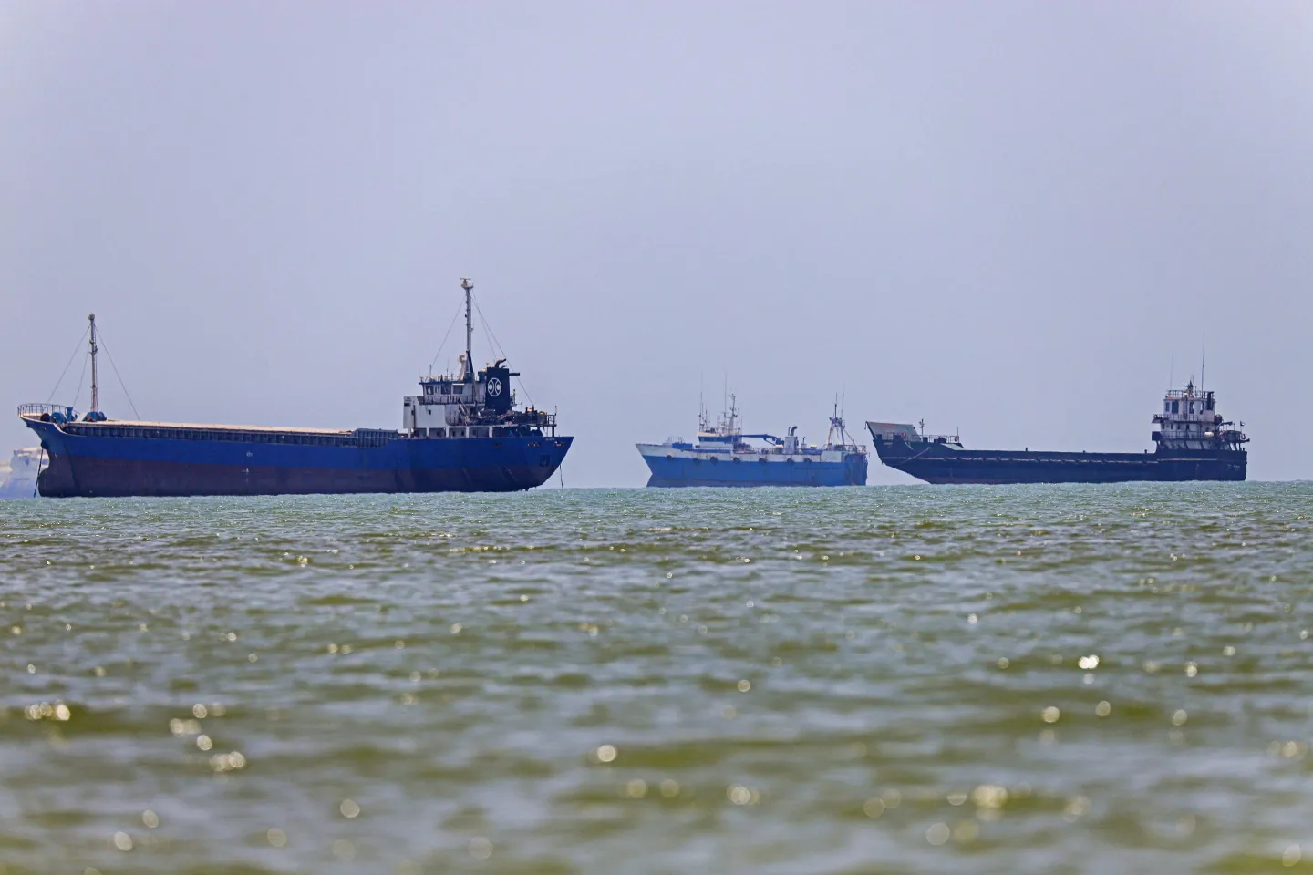 Oil Keeps Flowing Through Hormuz Despite Iran Saying It’s Shut
