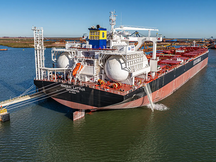 Fortescue, CMB.TECH Sign Deal for Up to 12 Ammonia-Capable Bulk Carriers photo
