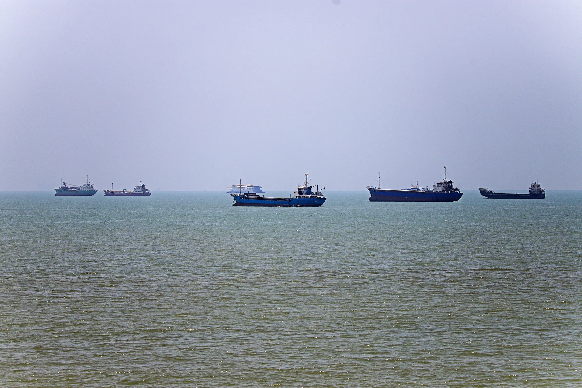 IMO Estimates There Are 80 Mines in Hormuz’s Shipping Lanes photo