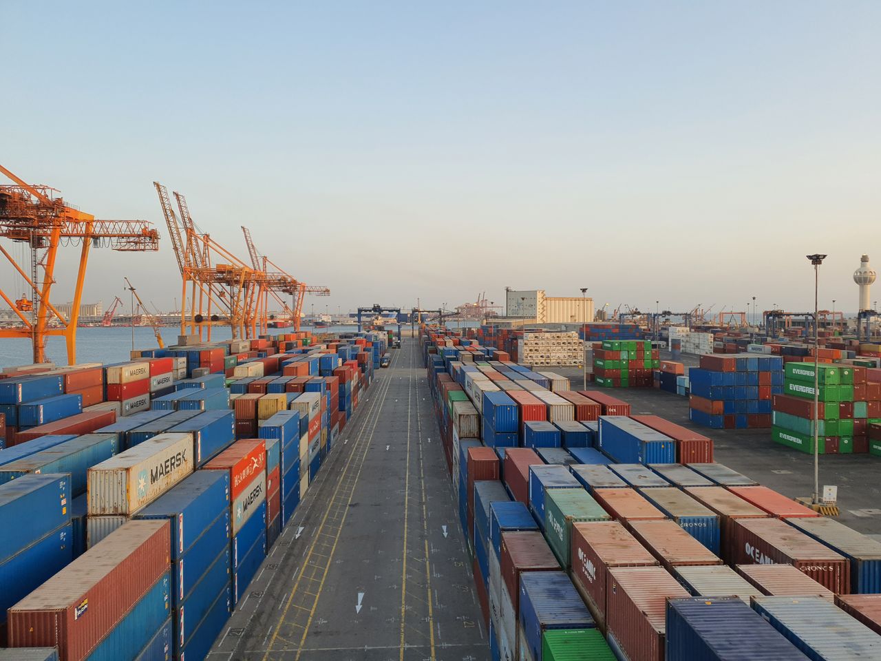 Lawmakers Reintroduce $10 Billion Bill to Advance Clean Shipping in the U.S. photo