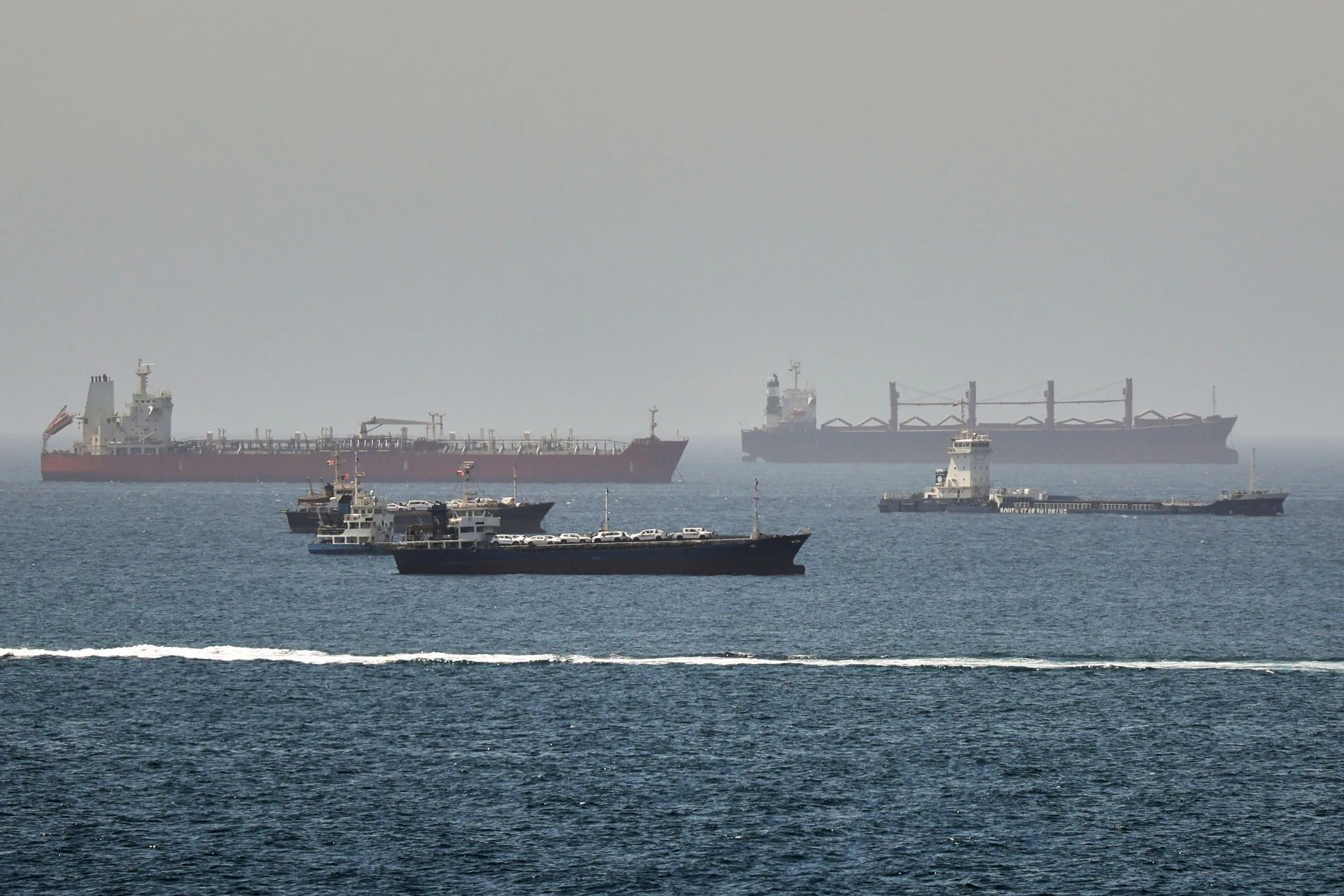 China Urges ‘Unimpeded Passage’ of Hormuz as Fee Chatter Mounts