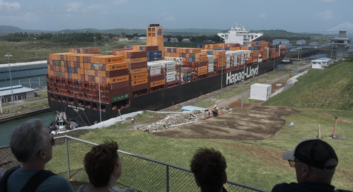 Global Trade Faces Fresh Test as Panama Canal Curbs Bookings photo