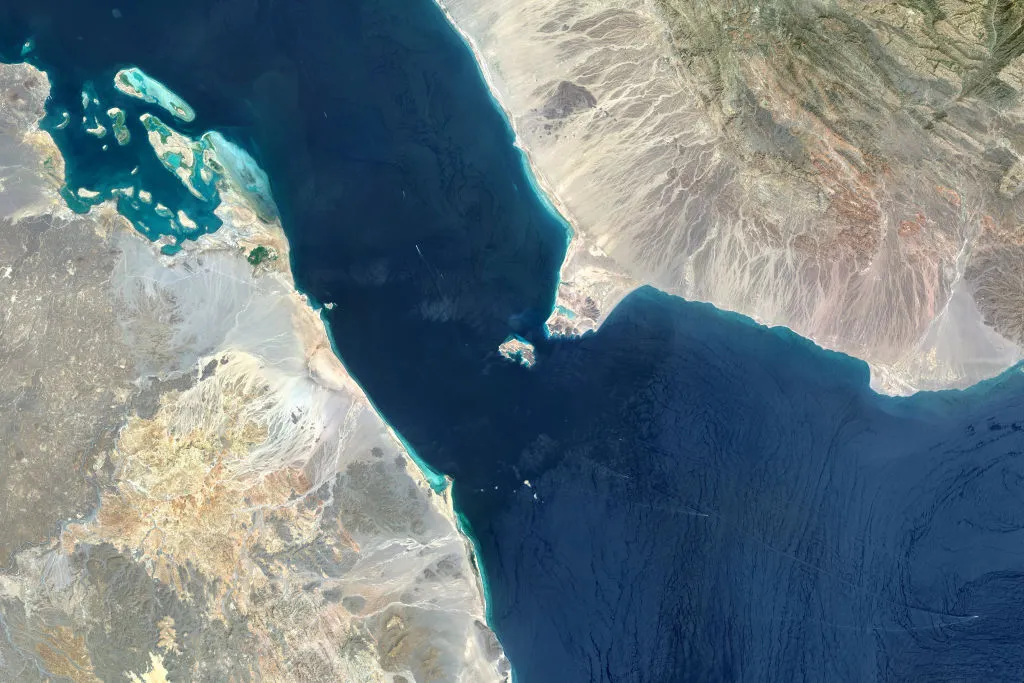 Asian Oil Buyers in Talks to Reroute Saudi Red Sea Flows photo