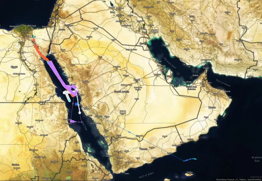 Oil Keeps Flowing From Red Sea As Hormuz Bypass Stays Open photo
