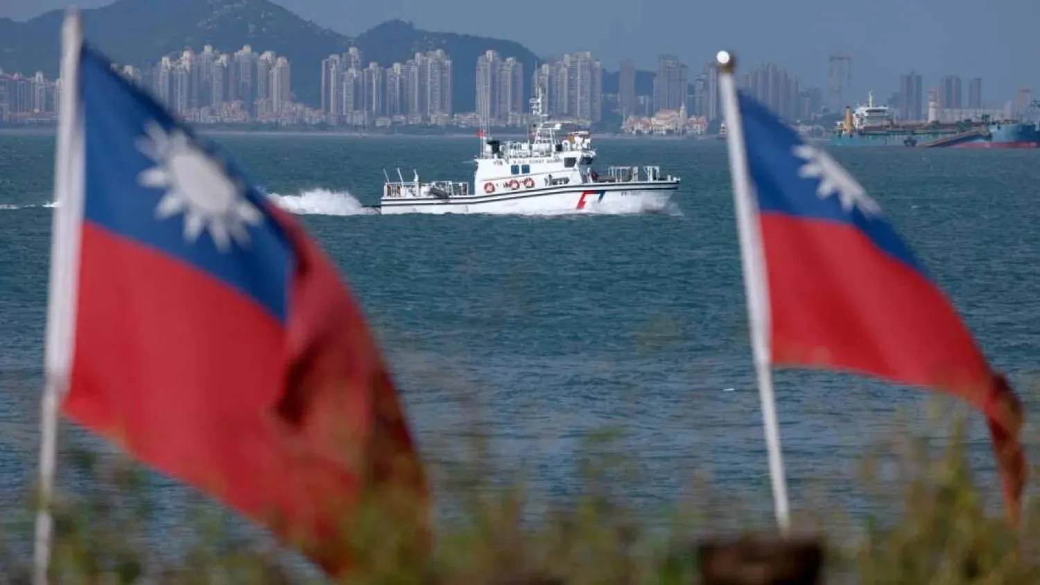 China Coast Guard Patrols Waters East of Taiwan, Angering Taipei photo