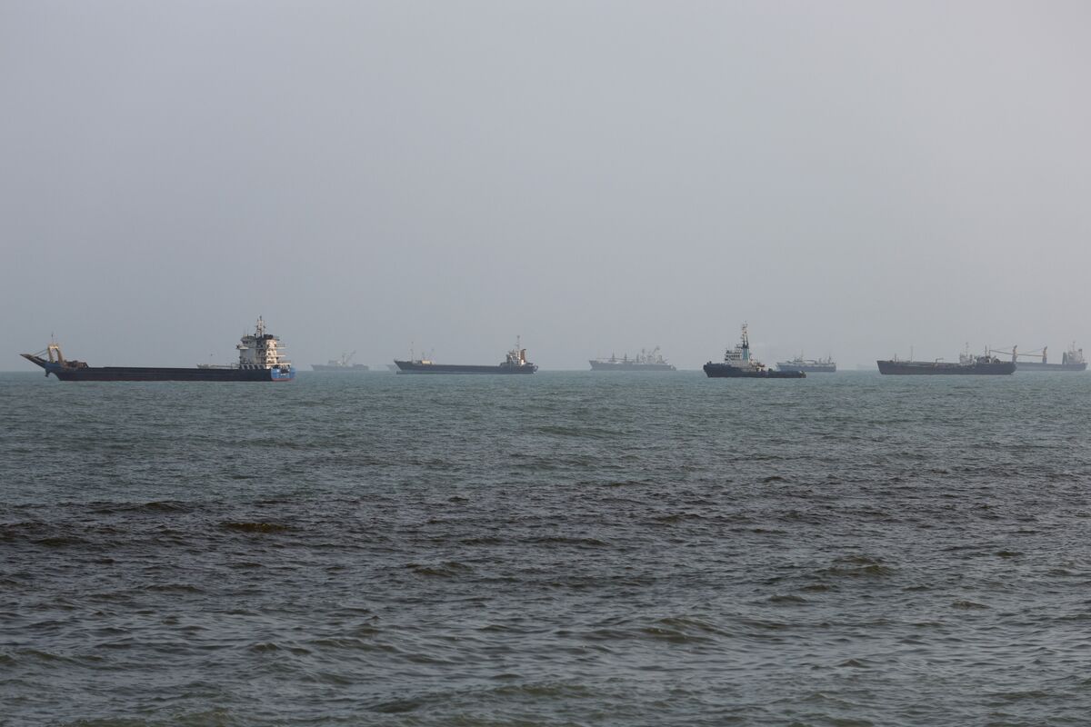 UAE Shuttles Iraqi Oil Exports Through the Strait of Hormuz