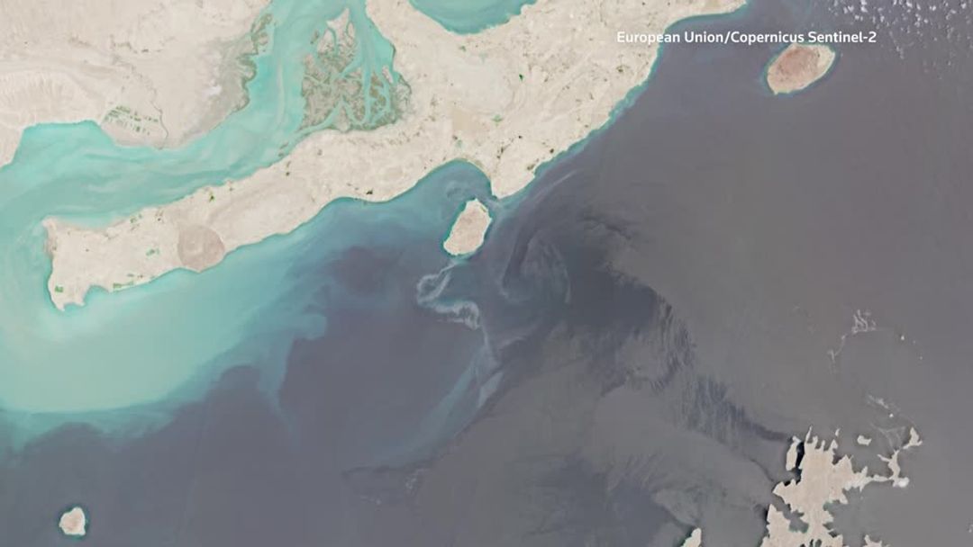 Two Slicks Appear in Gulf as Huge Oil Spill Off Oman Threatens Disaster photo