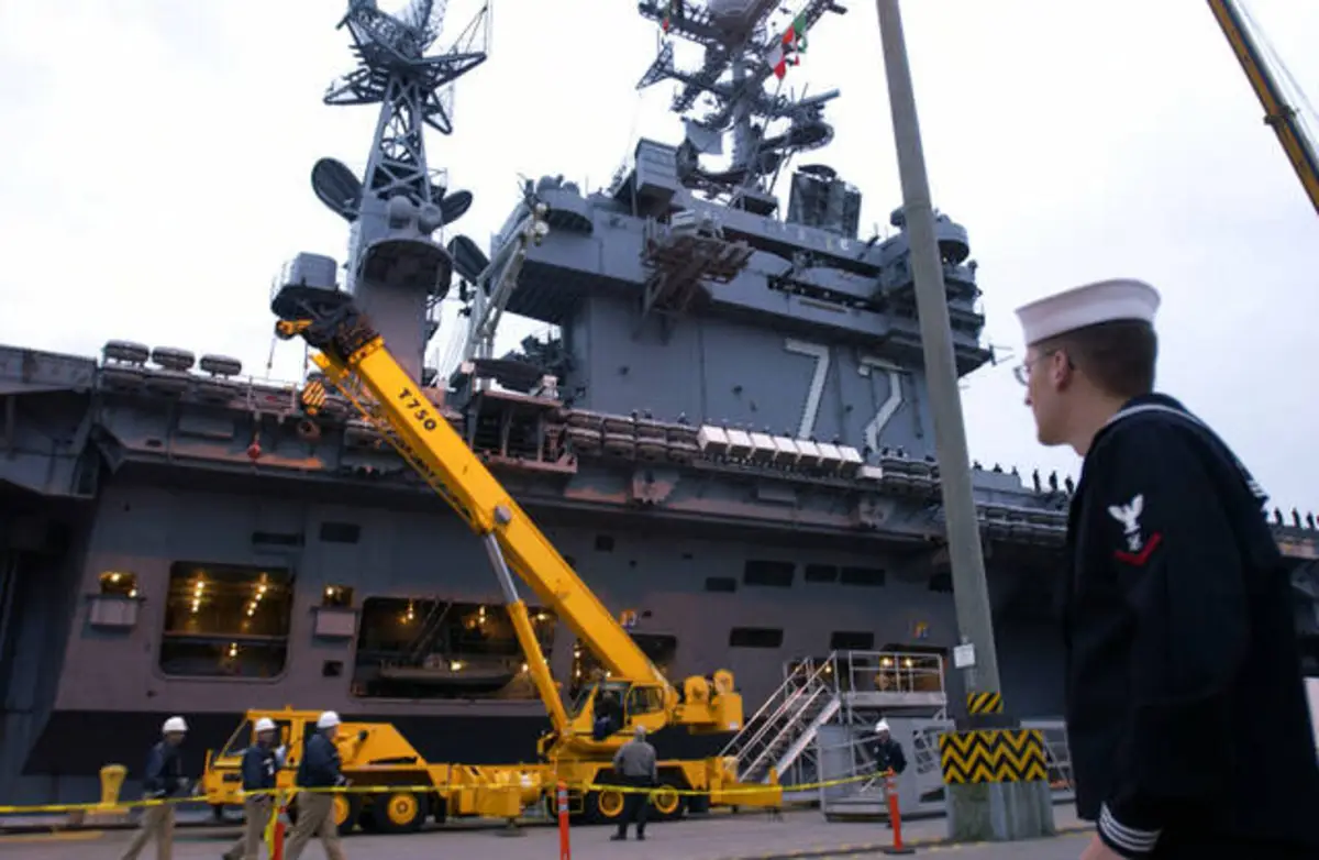 US Commander Says Mental Health A Priority Aboard USS Lincoln photo