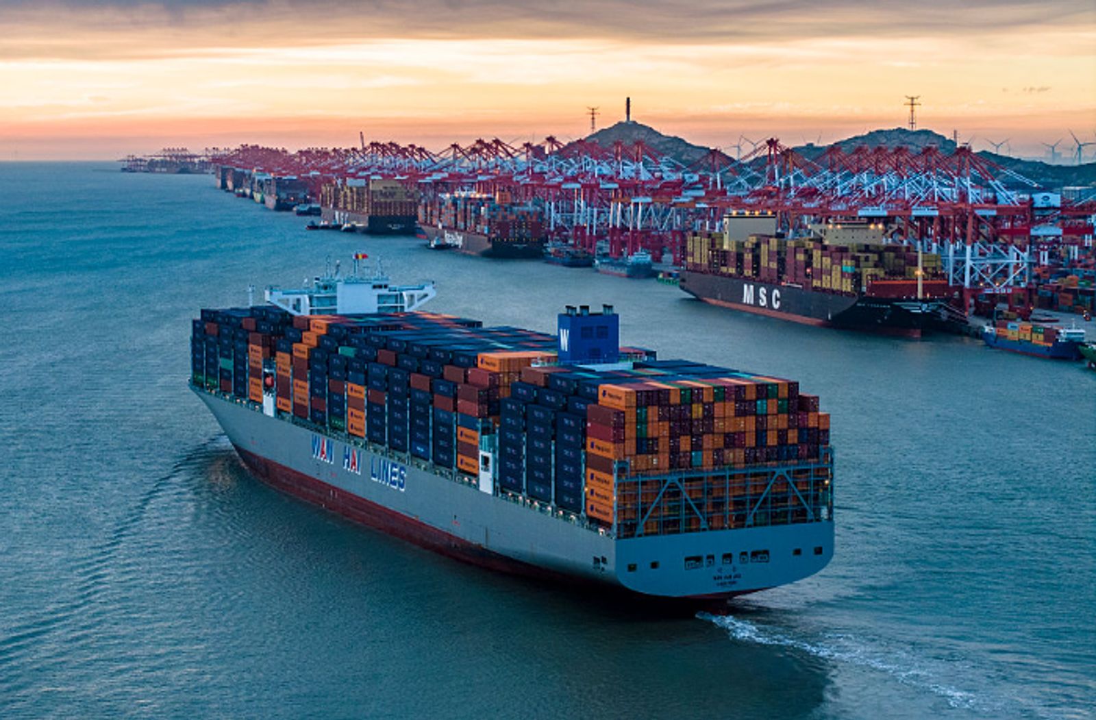 Transpacific Container Rates Surge as Carriers Cut Capacity photo