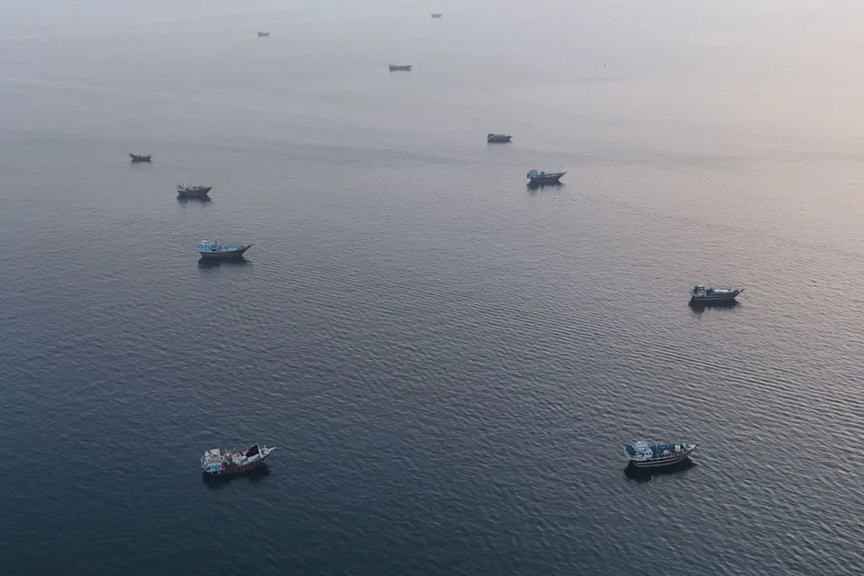 Iran, Oman Agree to Share Strait of Hormuz Revenue photo
