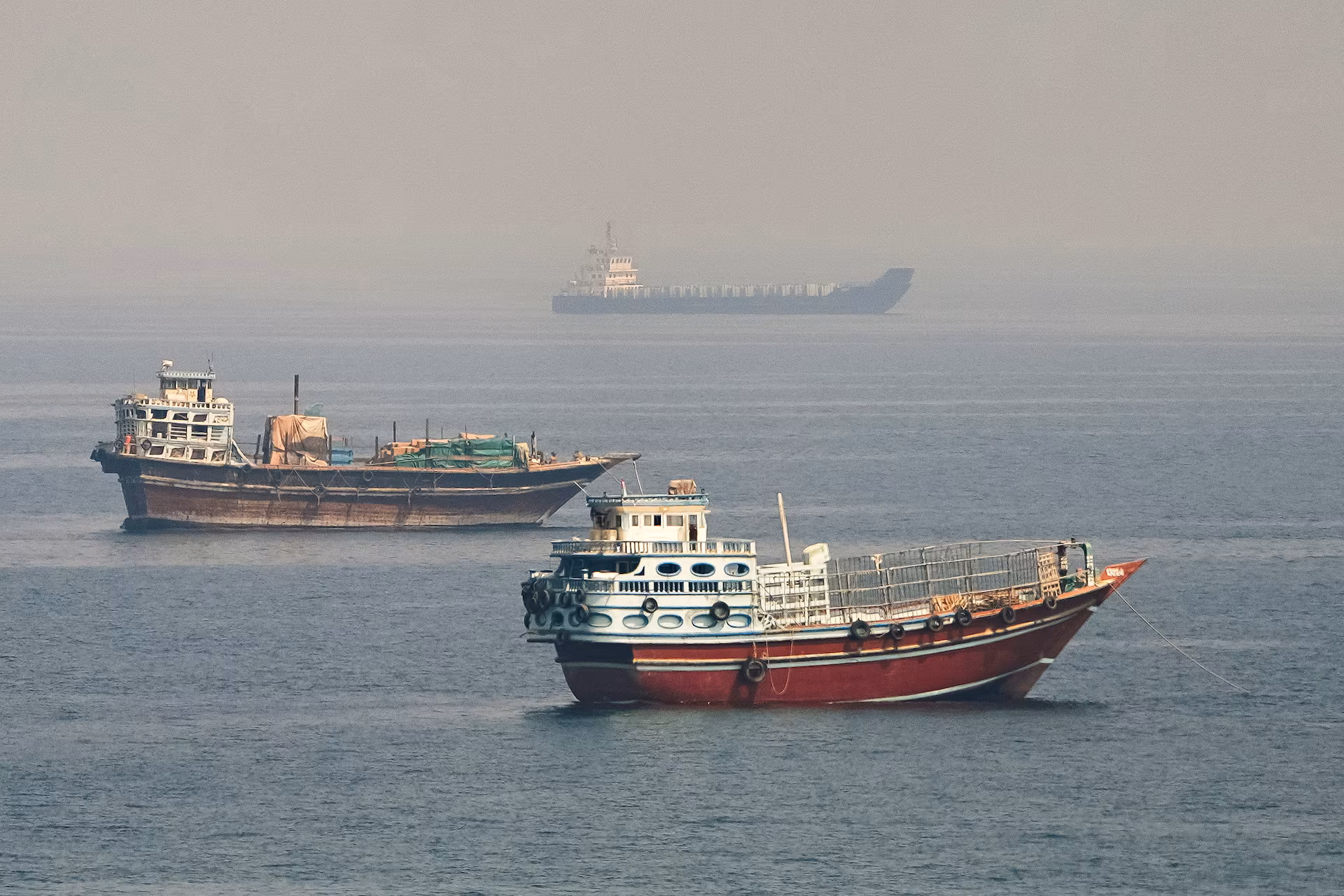 Qatari, UAE LNG Cargoes Transferred Via Ship-to-Ship Outside Strait of Hormuz photo