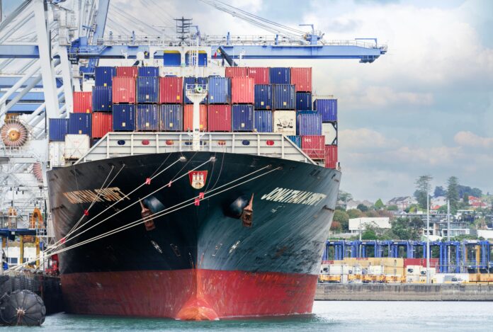 Global Containership Fleet Set to Hit Record 34 Million TEU photo