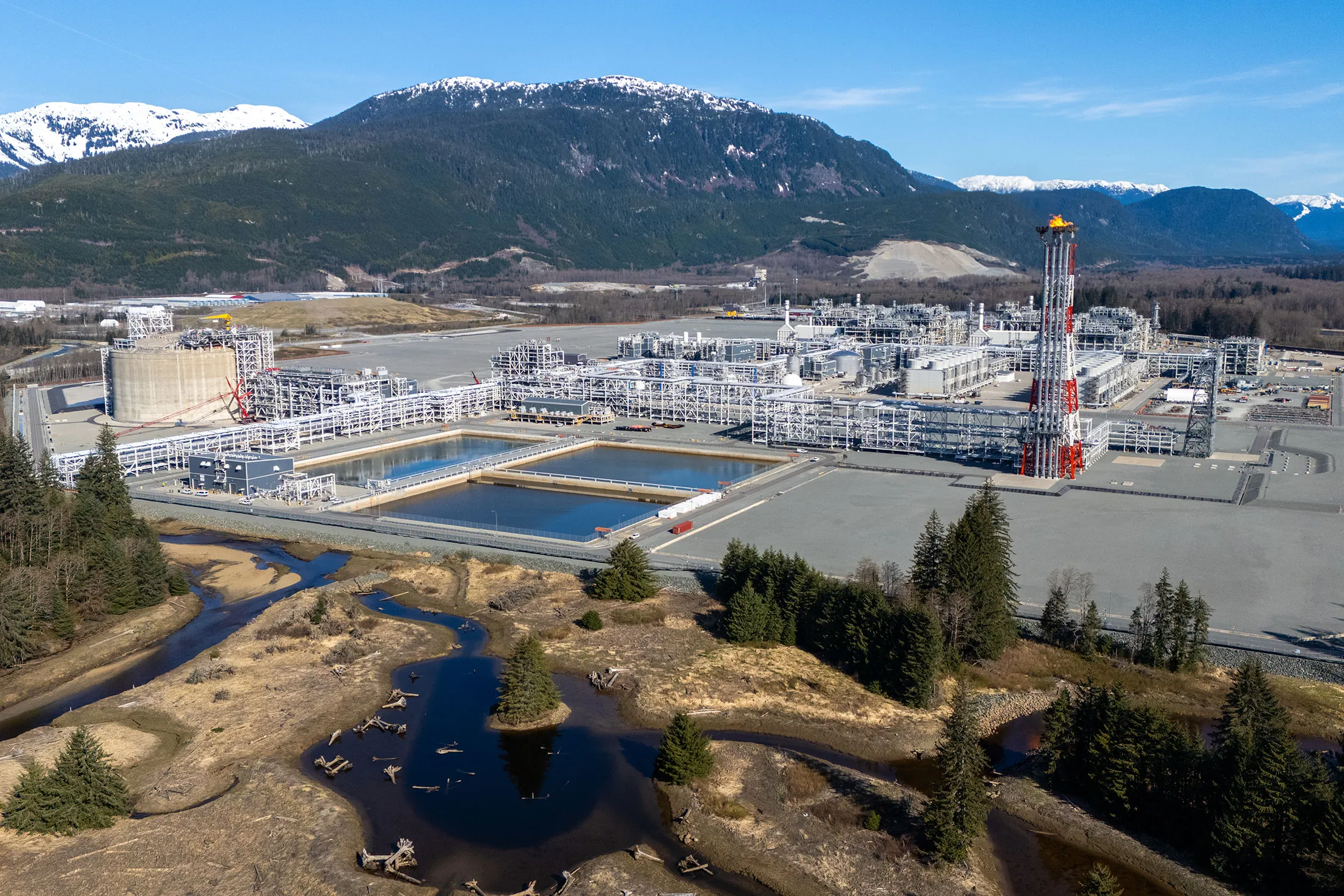 Shell to Double LNG Canada Plant in Multibillion-Dollar Plan photo
