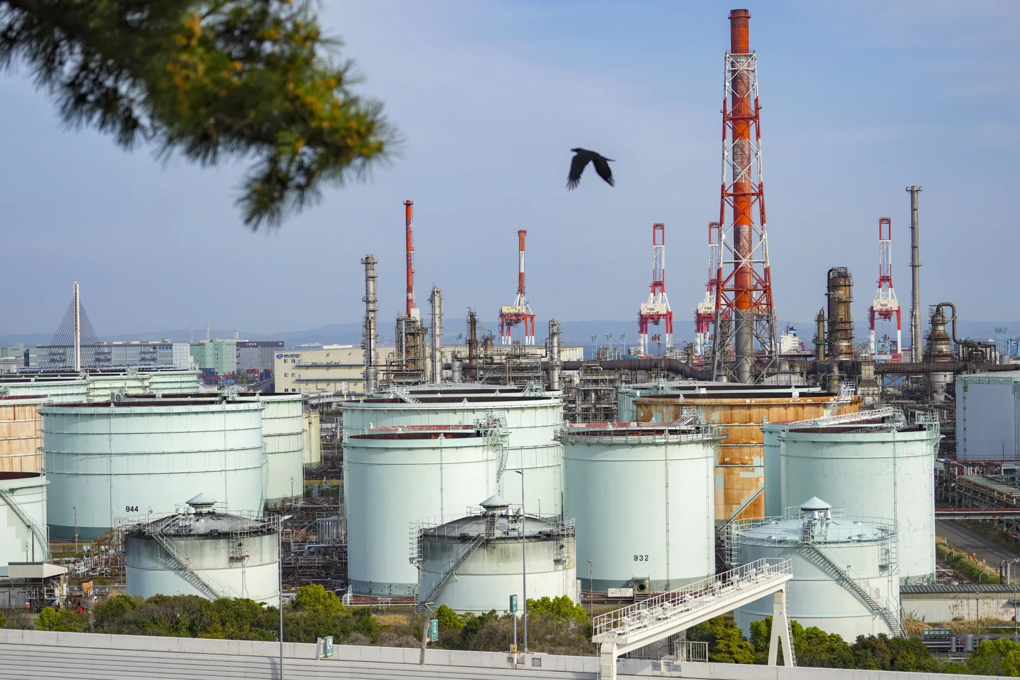Saudi Arabia Seeks Access to Overseas Oil Storage for Aramco