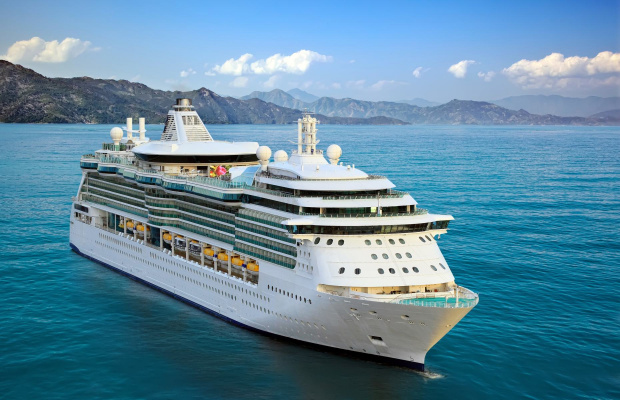  Due to the omicron strain, a cruise ship was not allowed to enter the Argentine port