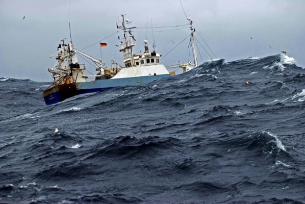 Fishing boat capsized in the Yellow Sea