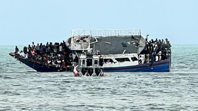 Wooden Boat Smuggling 356 Haitians Runs Aground off Florida Keys 