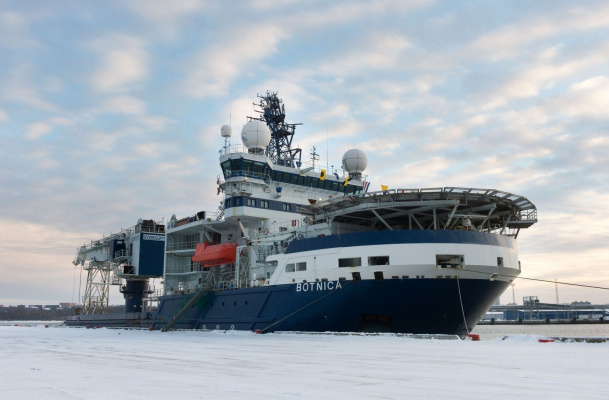 Estonian icebreaker Botnica sets off for the Canadian Arctic
