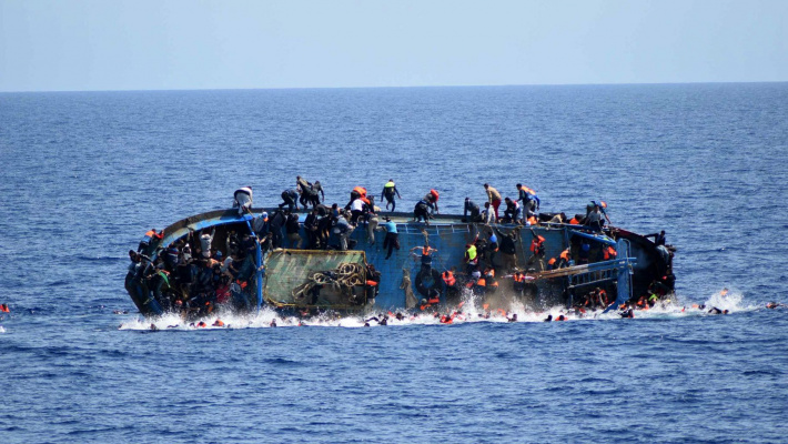 After the shipwreck in Greece, 90 migrants ended up on a rocky island