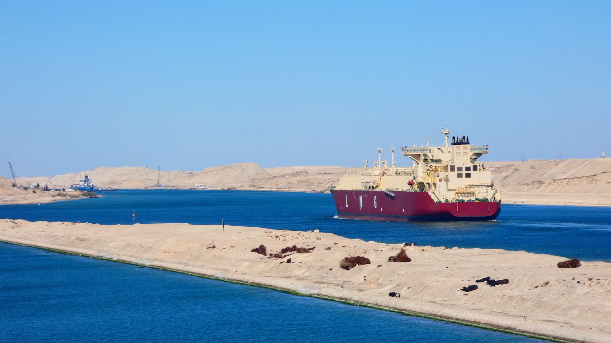 LNG Carriers Change Course from Red Sea as Qatar Warns of Escalation