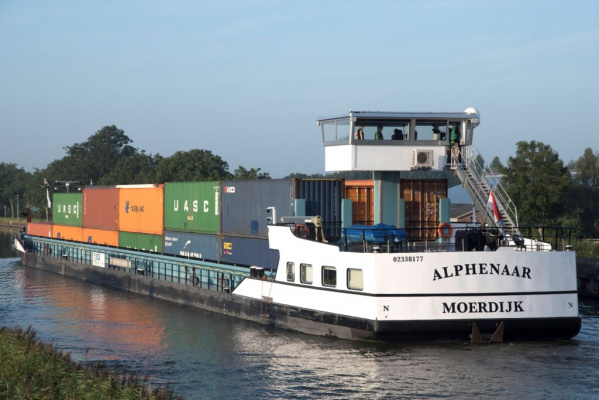 The first battery-powered river boat in containers is in action