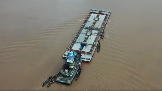 Indigenous Peruvians Attack and Block Oil Company’s Vessels