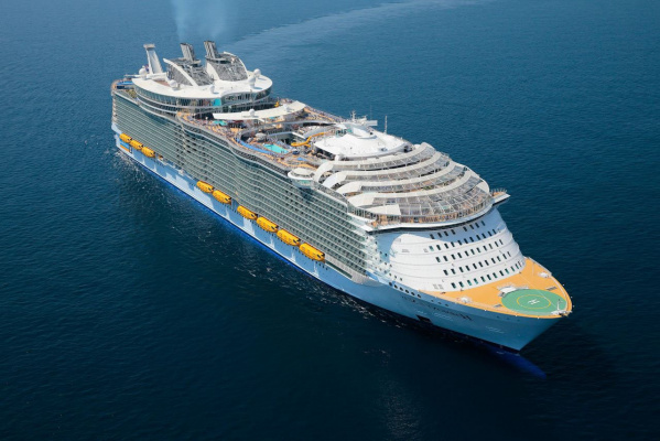  The world's largest passenger liner is ready for its first cruise