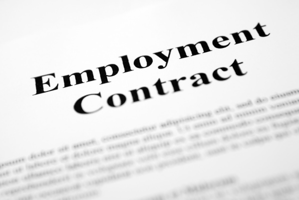 What to draw attention signing an employment contract