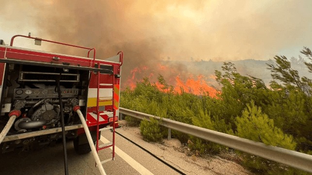 Boatlift Operation Evacuates 3,000 People Fleeing Fires on Rhodes