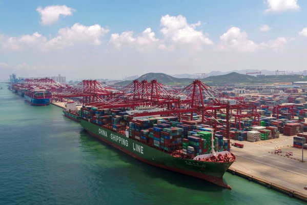  Shanghai port increased container handling by 2%