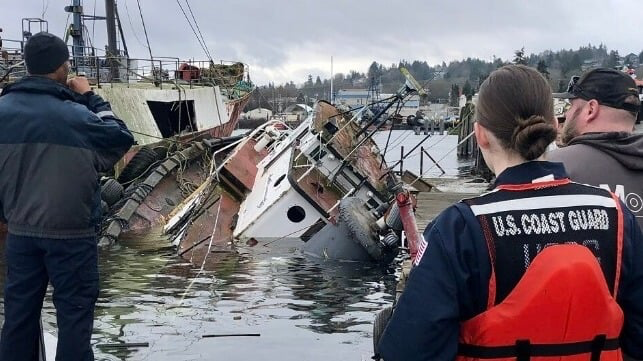 Derelict Tug Goes Down Suddenly on Seattle's Ship Canal