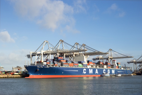 CMA CGM signs contract for the construction of 22 new container ships in China