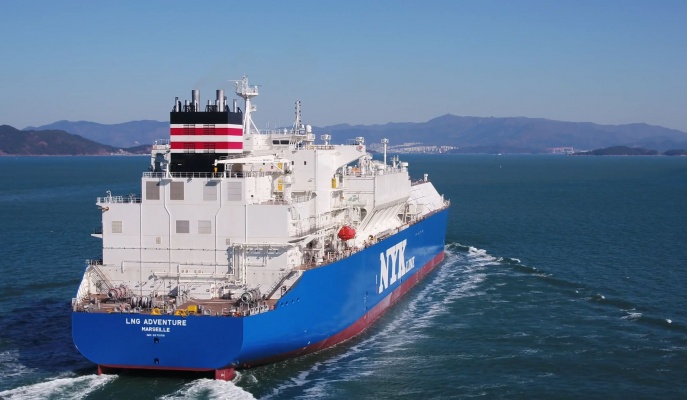 Total chartered LNG tanker Adventure