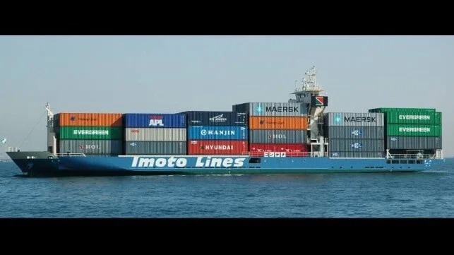 Japanese Container Feeder Capsizes at the Pier