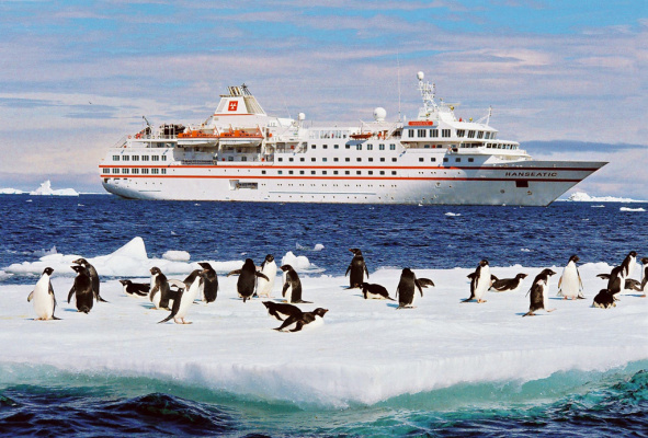 Cruise ship for the polar seas