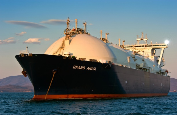 The number of orders for LNG-fueled ships in the world exceeds 130 units
